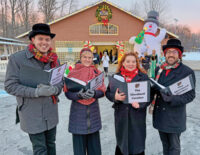 I09-Carolers-01-25